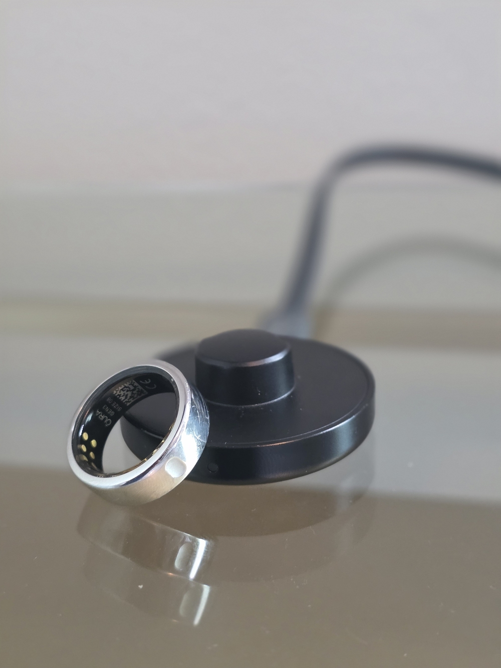 Oura Ring 3 Size 8 - Silver with Matte Black Charger